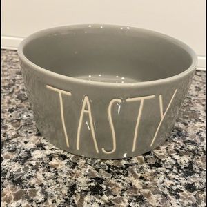 ⭐️SOLD⭐️Rae Dunn TASTY dog bowl